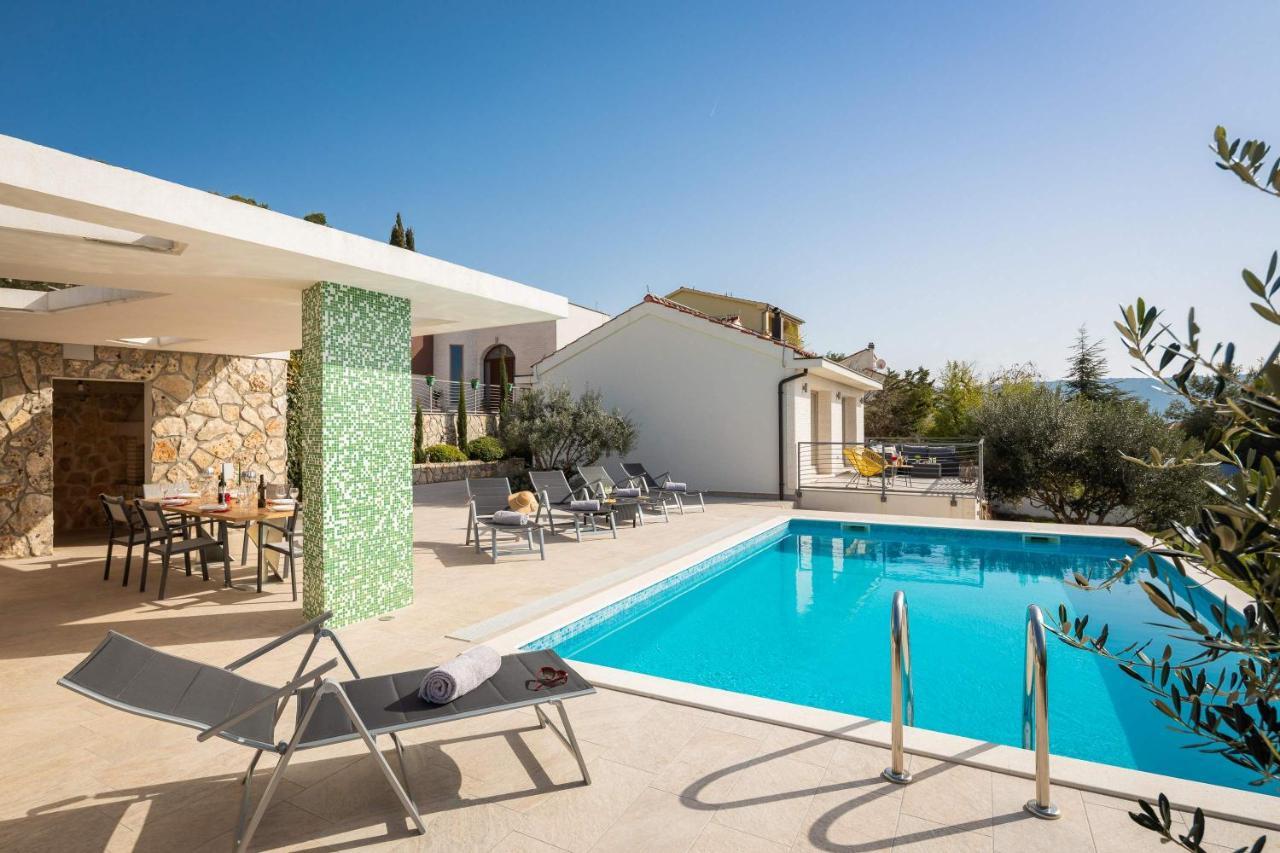 Villa Tela With Pool Zaboric Exterior photo