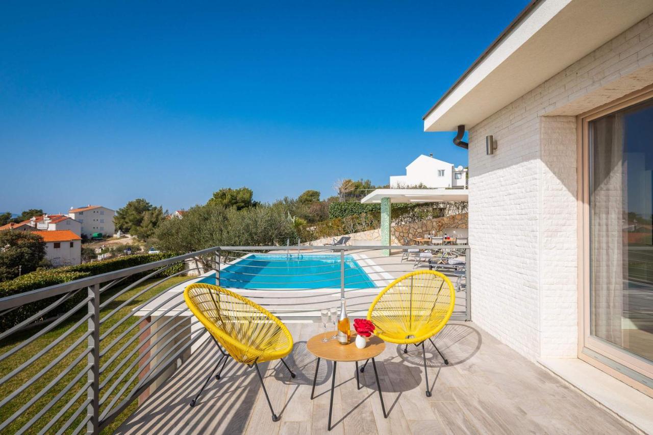 Villa Tela With Pool Zaboric Exterior photo