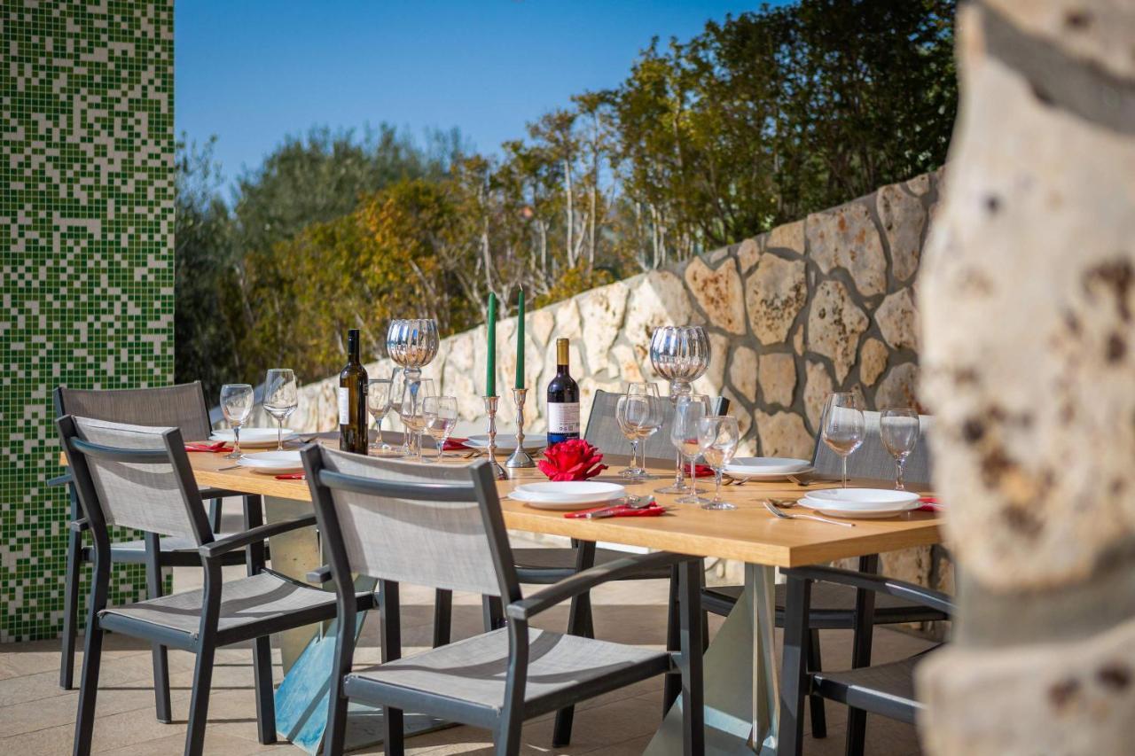 Villa Tela With Pool Zaboric Exterior photo