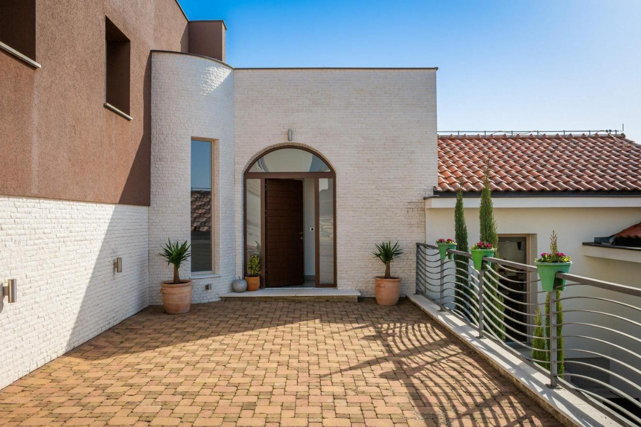 Villa Tela With Pool Zaboric Exterior photo